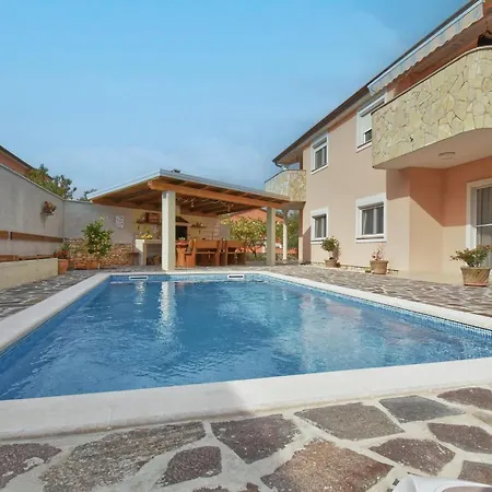 Apartment Holiday House Amna