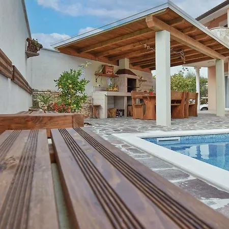 Holiday House Amna * Kaldanija