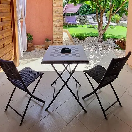 Holiday House Amna Apartment *