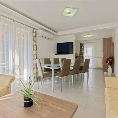 Holiday House Amna