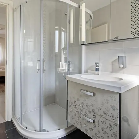 Apartment Holiday House Amna