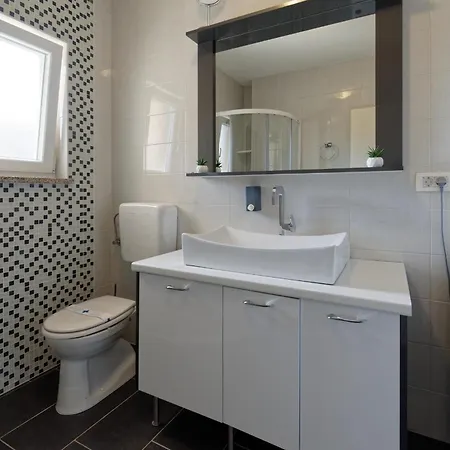 Holiday House Amna Apartment Kaldanija
